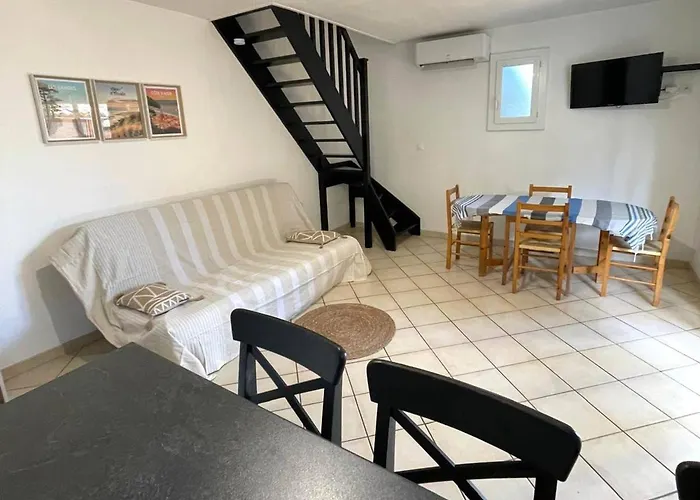 T3 Climatisee Pour 6 Avec Piscine Et Parking Au Cap D'agde - Fr-1-607-239 Prázdninový dům