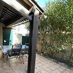 T3 Climatisee Pour 6 Avec Piscine Et Parking Au Cap D'agde - Fr-1-607-239 펜션 *