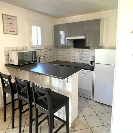 T3 Climatisee Pour 6 Avec Piscine Et Parking Au Cap D'agde - Fr-1-607-239 * אגדה