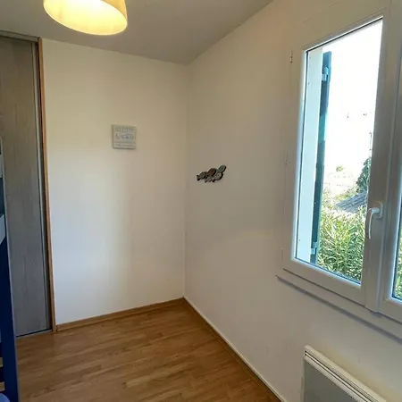 別荘 T3 Climatisee Pour 6 Avec Piscine Et Parking Au Cap D'agde - Fr-1-607-239 *