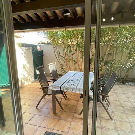 T3 Climatisee Pour 6 Avec Piscine Et Parking Au Cap D'agde - Fr-1-607-239 別荘